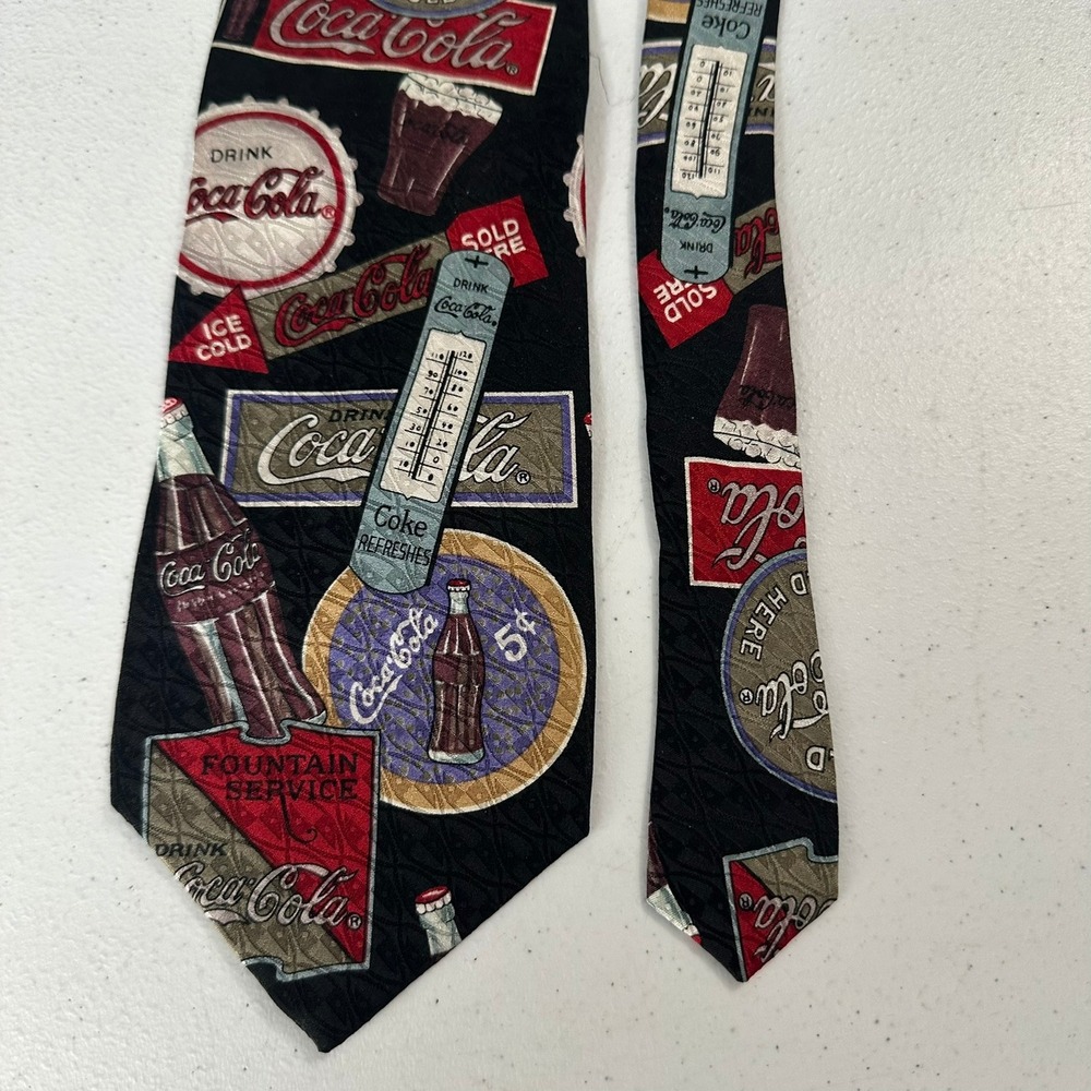 Coca Cola Mens Vintage Advertising Silk Tie Necktie Black Red Made in USA 57x4